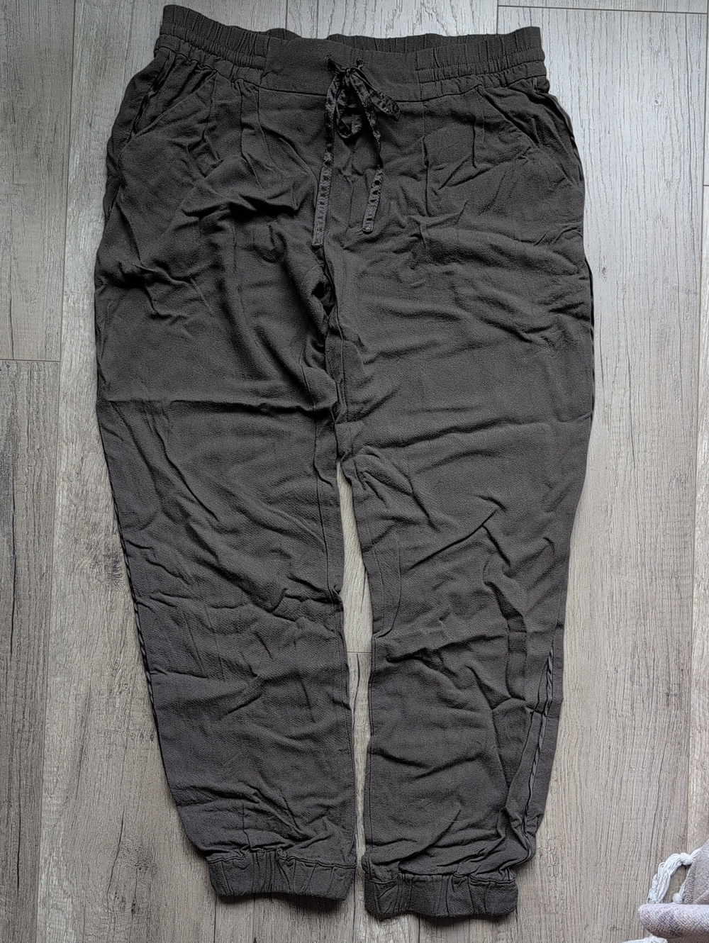Talula Drawstring Capris - Picture 1 of 4